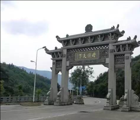 石雕牌楼